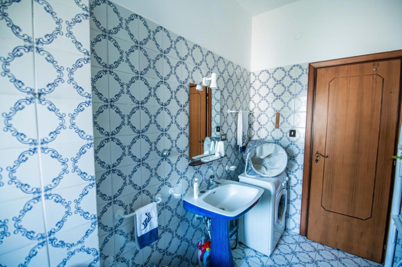 Virginia'S Guest House Сорренто Екстер'єр фото