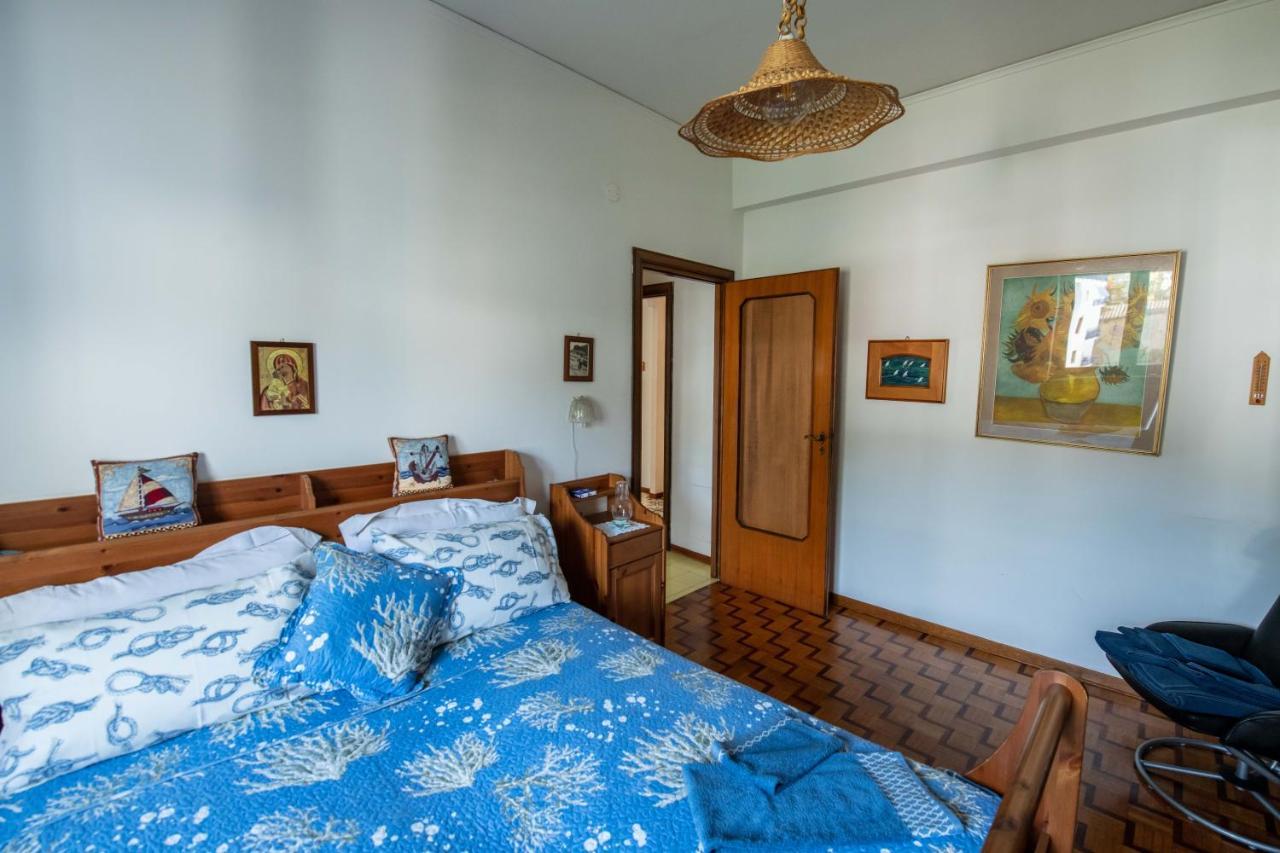 Virginia'S Guest House Сорренто Екстер'єр фото
